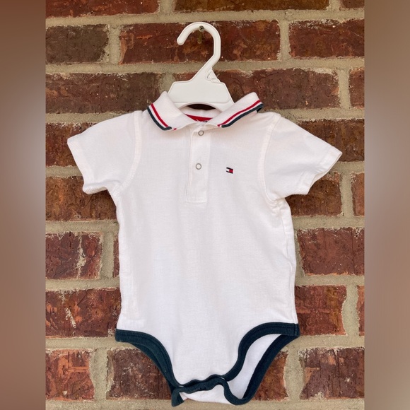 Baby Boy’s White Tommy Hilfiger Short Sleeve Collared Bodysuit Size 6-12 Months - Picture 1 of 9
